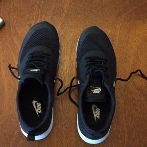 Nike Air Max Thea (Women’s 8.5)